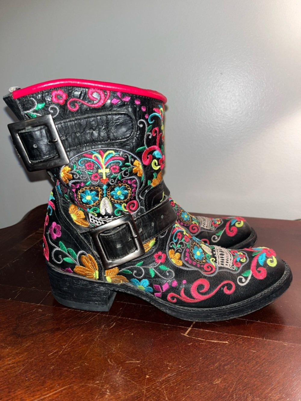 Old Gringo Black Embroidered Sugar Skull Moto Boots with Multicolor Accents - Picture 4 of 9